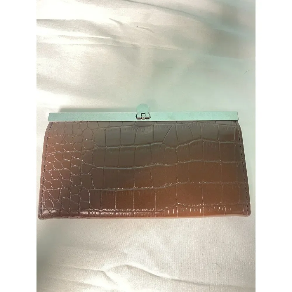Woman's Cognac Alligator Bi-Fold Snap Wallet‎